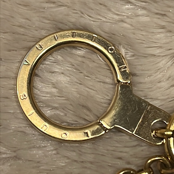 LOUIS VUITTON Tortoise Lock and Key Bag Charm/Key Holder - Picture 6 of 16